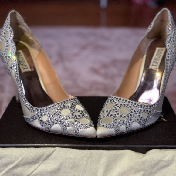 Badgley Mischka Pumps - Picture 3 of 4